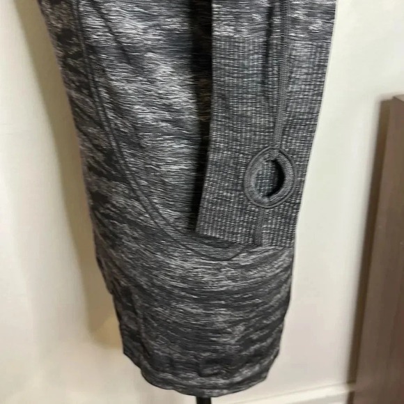Lululemon sz 8 Swiftly Tech Long Sleeve Crew Neck Top Shirt Heather black Grey - Picture 2 of 8